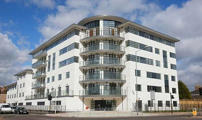 2 Bedroom Flat To Rent In Elgin House, RM6