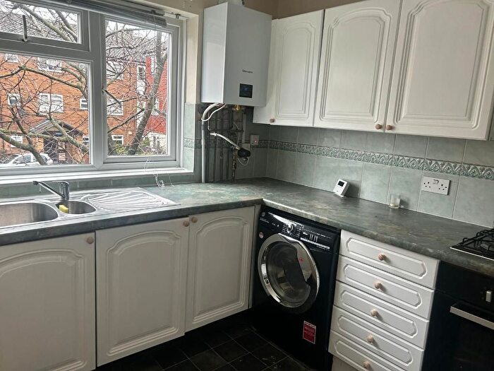 4 Bedroom Maisonette To Rent In Seymour Road, Mitcham, CR4