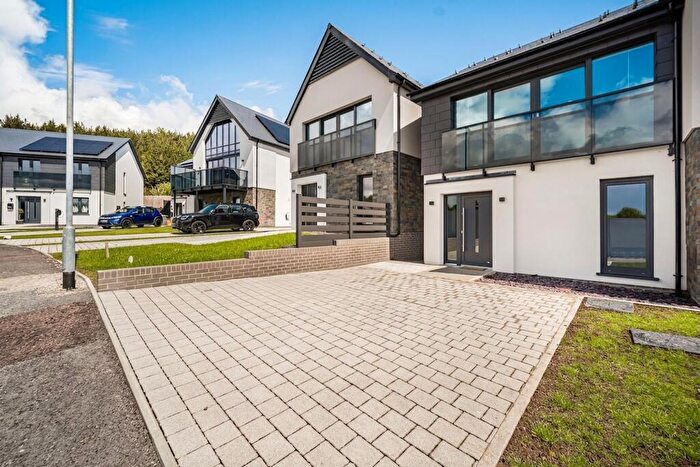 3 Bedroom Semi-Detached House For Sale In Maes Thornton, Rassau, NP23