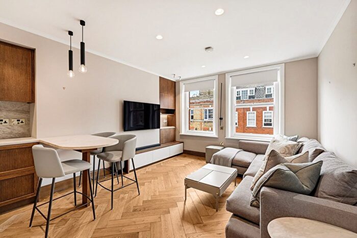 2 Bedroom Flat For Sale In Great Titchfield Street, London, W1W