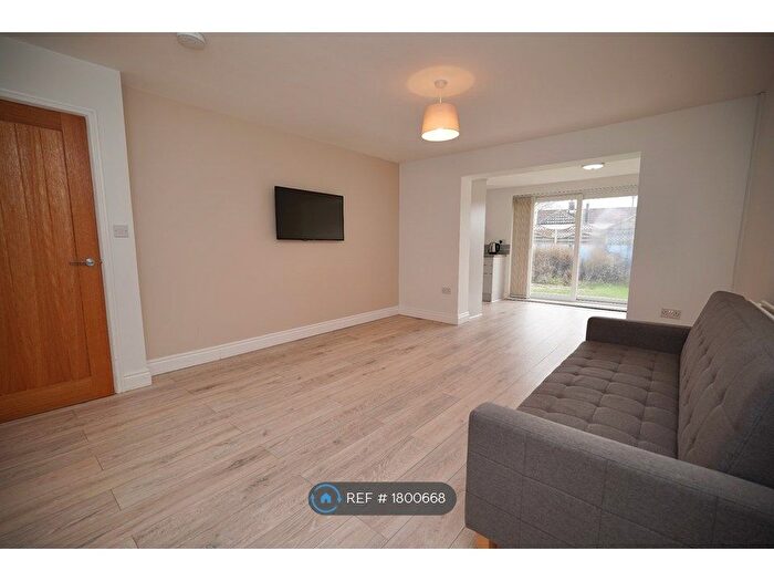 4 Bedroom Semi Detached House To Rent In Hall Lane, Coventry, CV2