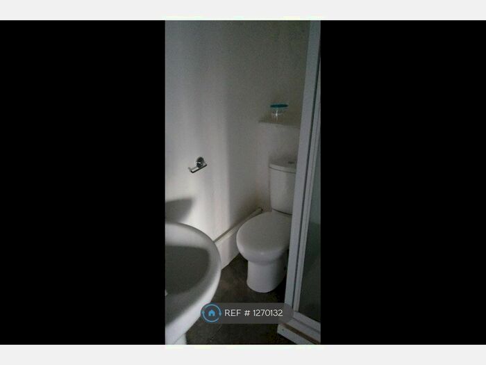 1 Bedroom Maisonette To Rent In Wallace Close, London SE28