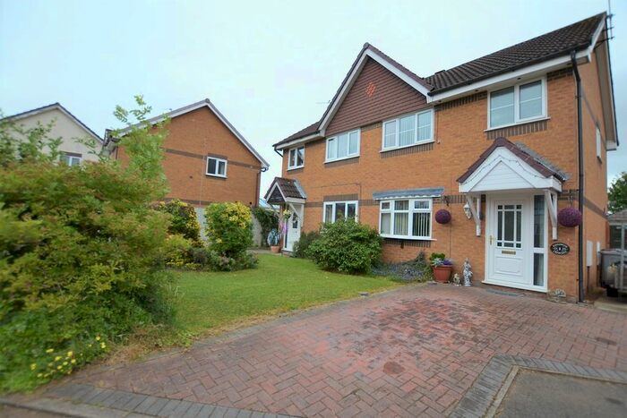 3 Bedroom Semi-Detached House For Sale In Kingswood Crescent, Middlewich, CW10