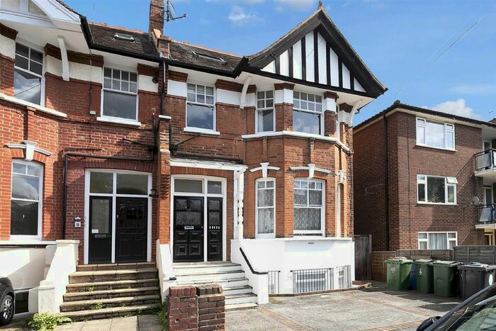 1 Bedroom Flat To Rent In Connaught Avenue, London, E4