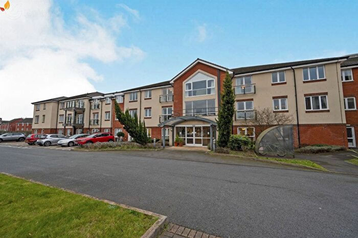 1 Bedroom Flat For Sale In Darwin Avenue, Worcester, WR5