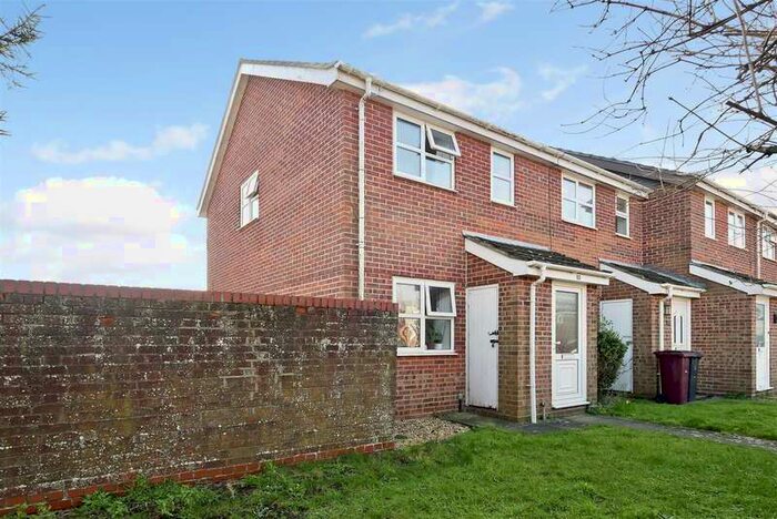 2 Bedroom End Of Terrace House To Rent In Caernarvon Road, Chichester, PO19