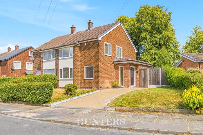 3 Bedroom Semi-Detached House For Sale In Boardman Fold Road, Alkrington, Middleton, M24