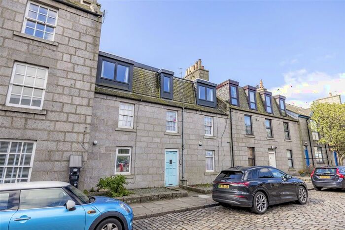 3 Bedroom Flat To Rent In Huntly Street, Aberdeen, Aberdeenshire, AB10