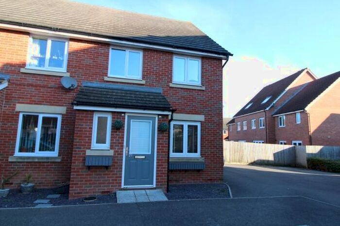 3 Bedroom End Of Terrace House To Rent In Griffen Close, Bridgwater TA6