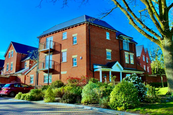 5 Bedroom Detached House To Rent In Henry Darlot Drive, London, NW7