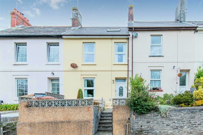 2 Bedroom Property For Sale In Wadeland Terrace, Liskeard, PL14