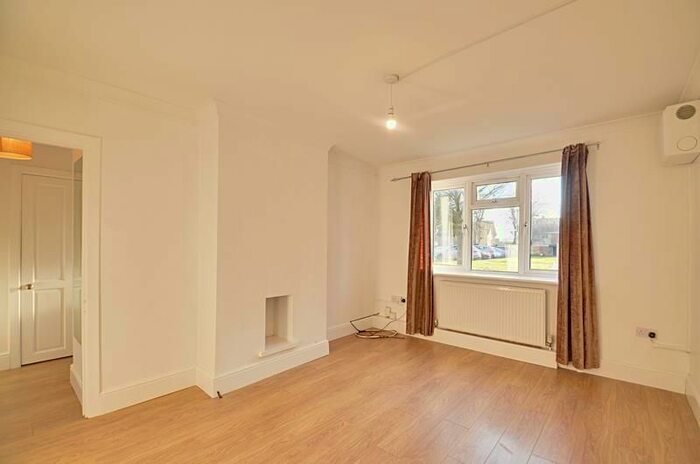 1 Bedroom Flat To Rent In Seymour Gardens, Ruislip HA4
