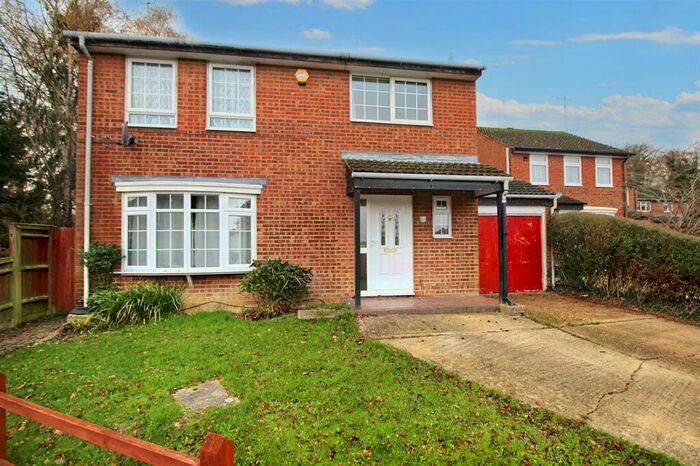 4 Bedroom House To Rent In Bashford Way, Pound Hill, RH10