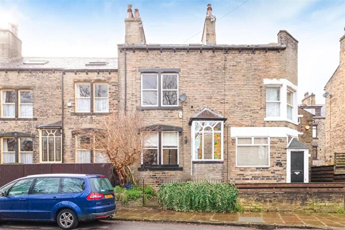 4 Bedroom Terraced House For Sale In Clover Hill Road, Halifax, HX1