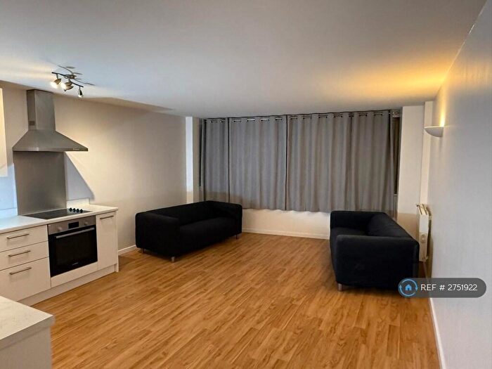 1 Bedroom Flat To Rent In Marco Island, Nottingham, NG1