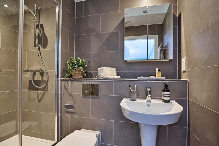 2 Bedroom Apartment To Rent In The Silver Yard, Birmingham Birmingham, B4