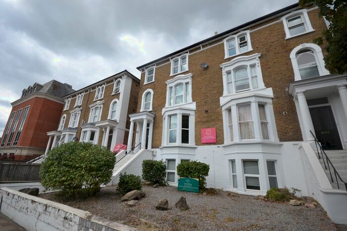 1 Bedroom Flat To Rent In Widmore Road, Bromley, BR1