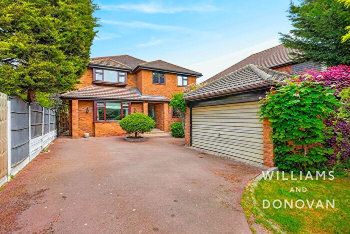 5 Bedroom Detached House For Sale In Elmhurst Avenue, South Benfleet, SS7