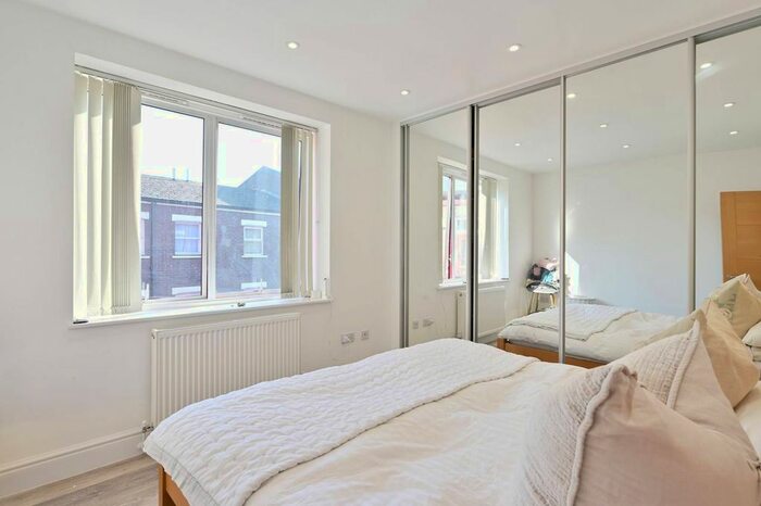 1 Bedroom Flat To Rent In Broomhill Road, Wandsworth, London, SW18