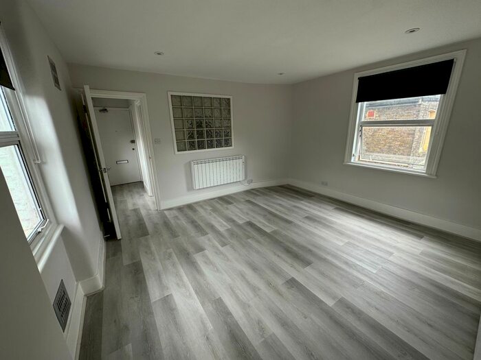 Studio To Rent In Kilburn Lane, North Kensington, W10