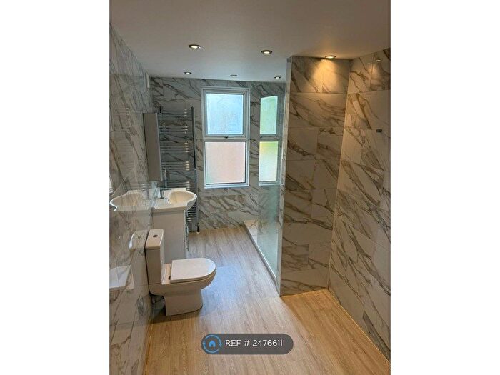 4 Bedroom Semi-Detached House To Rent In Stanhope Road, London, N12