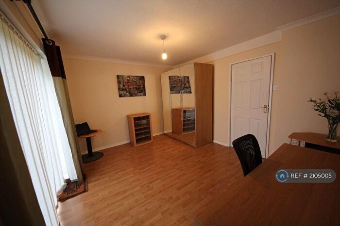 3 Bedroom Semi-Detached House To Rent In Thackeray St, Derby, DE24