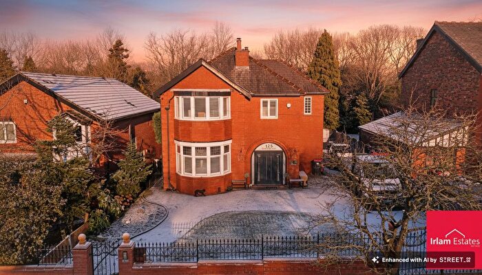 4 Bedroom Detached House For Sale In Light Oaks Road, Salford, M6