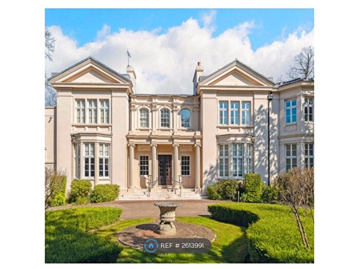 3 Bedroom Flat To Rent In Wimbledon Pakside, London, SW19