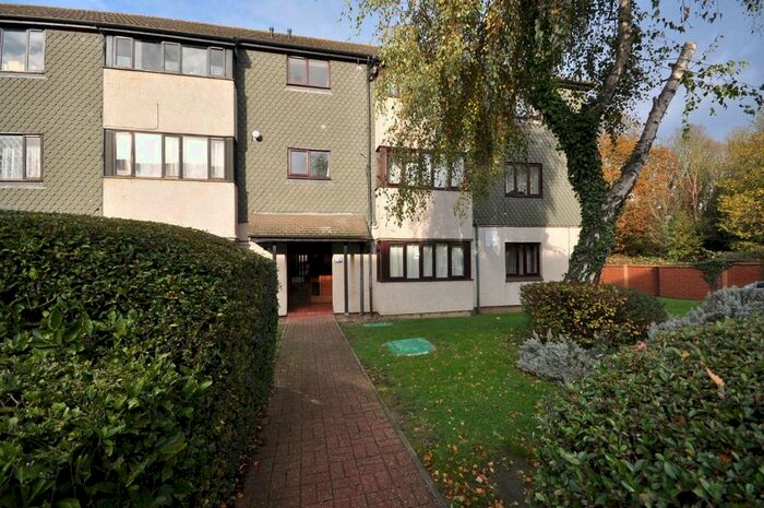2 Bedroom Flat To Rent In Teviot Avenue, Aveley, South Ockendon RM15