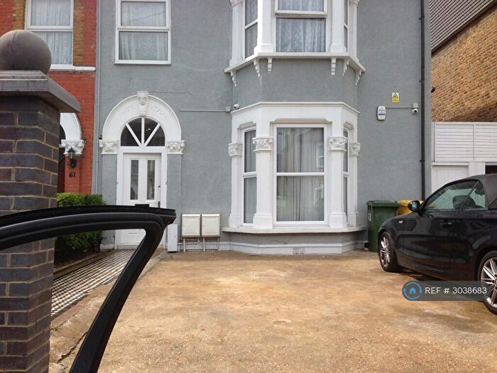 2 Bedroom Flat To Rent In Kingswood Road, Ilford, IG3