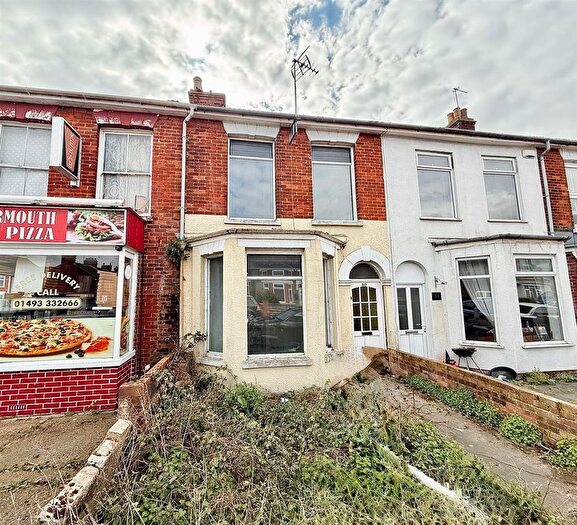 3 Bedroom Terraced House For Sale In Salisbury Road, Great Yarmouth, NR30
