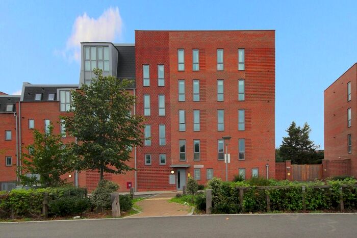 2 Bedroom Flat To Rent In Cezanne Road, London, W3