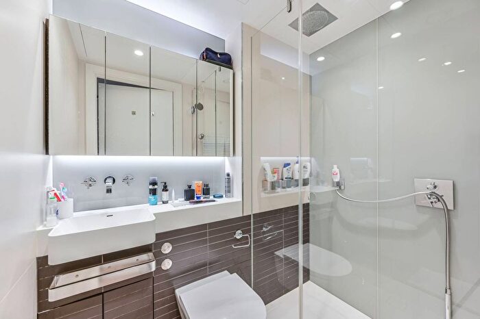 2 Bedroom Flat To Rent In Aurora Gardens, Battersea Power Station, London, SW11