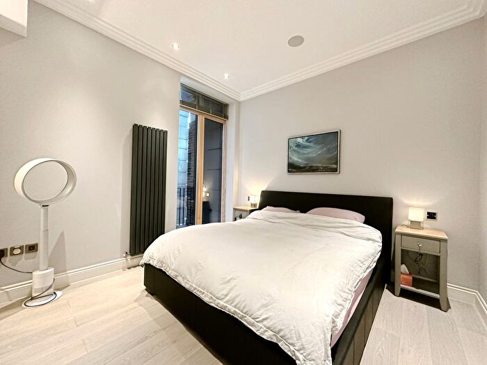 2 Bedroom Flat To Rent In Westminster Green, Westminster, London, SW1P