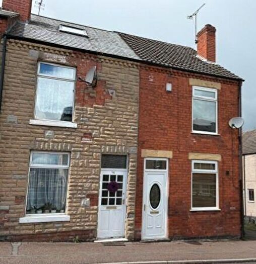 3 Bedroom End Of Terrace House To Rent In Central Drive, NG20