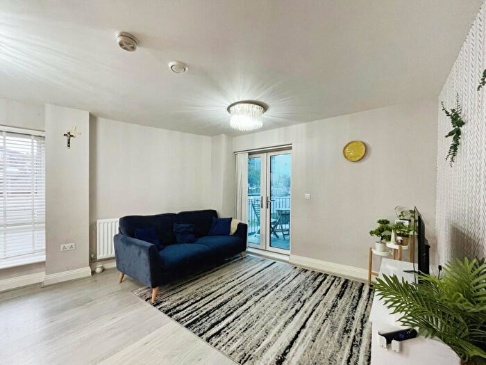 2 Bedroom Apartment To Rent In Windsor Road, Slough, SL1