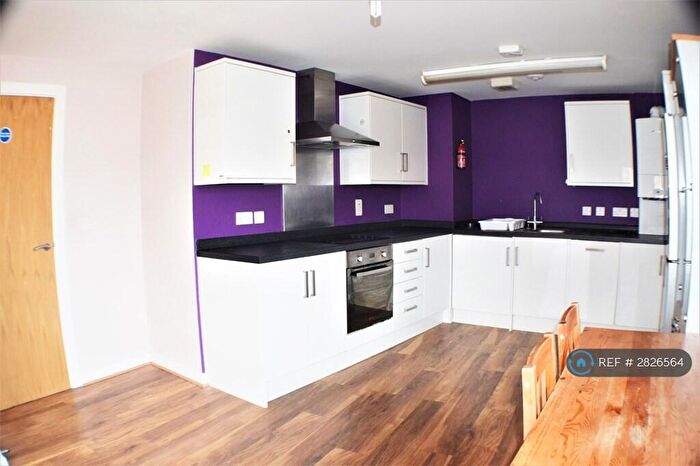 3 Bedroom Flat To Rent In London, London, E1W