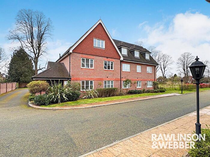 2 Bedroom Apartment For Sale In Pavilion Place, East Molesey, KT8