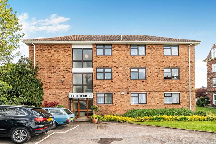 2 Bedroom Flat For Sale In Eyot Lodge, Twickenham, TW1