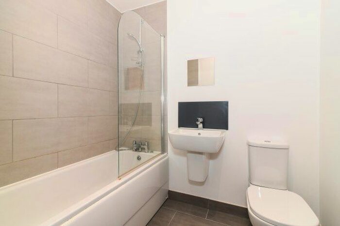 2 Bedroom Flat To Rent In Blackpole Road, Worcester, WR4