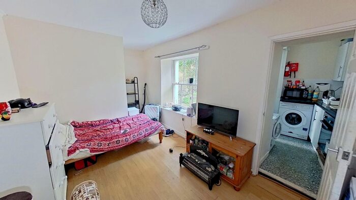1 Bedroom Flat For Sale In City Road, Haverfordwest, SA61