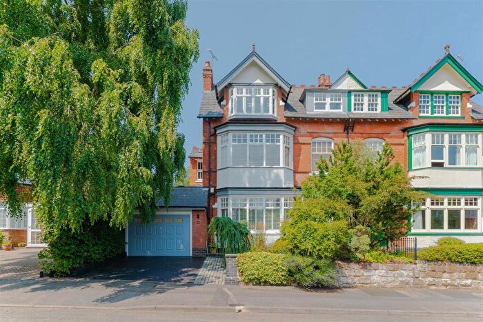 6 Bedroom Semi Detached House For Sale In Grove Avenue, Moseley, B13