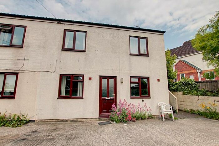 2 Bedroom Flat To Rent In Shails Lane, Trowbridge, BA14