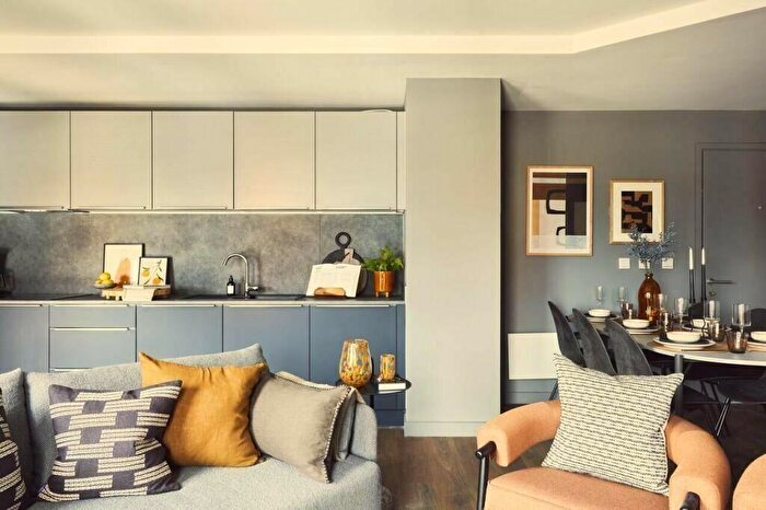 3 Bedroom Flat To Rent In Mustard Wharf At Tower Works, Heritage Collection, LS11