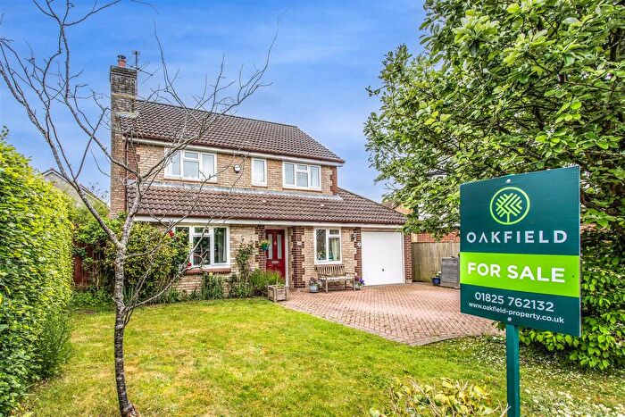 4 Bedroom Detached House For Sale In Markland Way, Uckfield, TN22