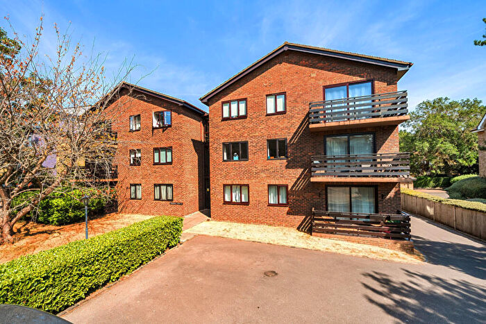 1 Bedroom Flat For Sale In Albemarle Road, Beckenham, BR3
