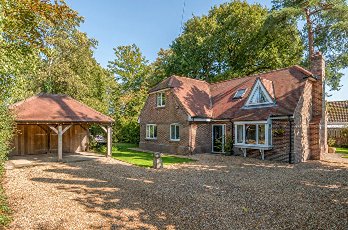3 Bedroom Detached House For Sale In Sandy Lane, Waltham Chase, Southampton, Hampshire, SO32