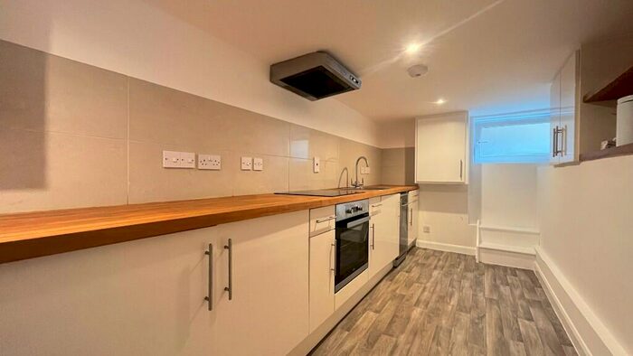 Studio To Rent In Cedar Road, Sutton, Surrey, SM2