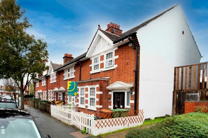 3 Bedroom End Of Terrace House To Rent In Cowper Avenue, Sutton, , Sutton, SM1