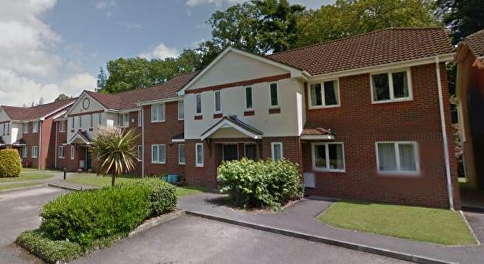 2 Bedroom Flat To Rent In Bassett Mews, Ardnave Crescent, Southampton, Hampshire, SO16